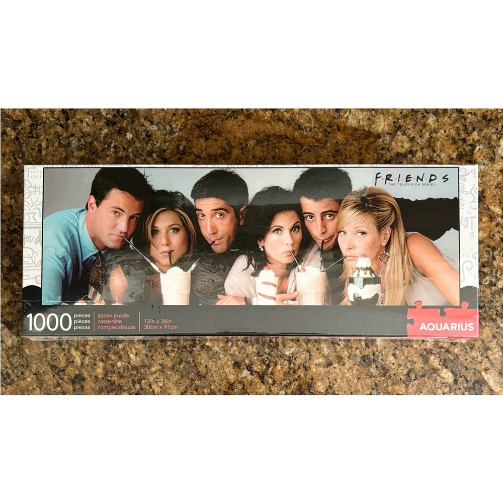 🆕 FRIENDS puzzle ❤️💛💙